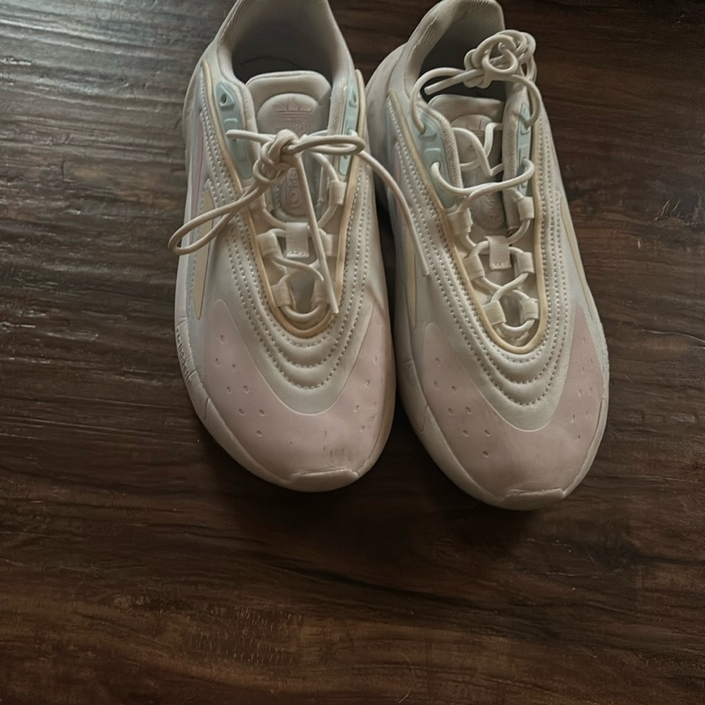Size 6 Adidas shoes